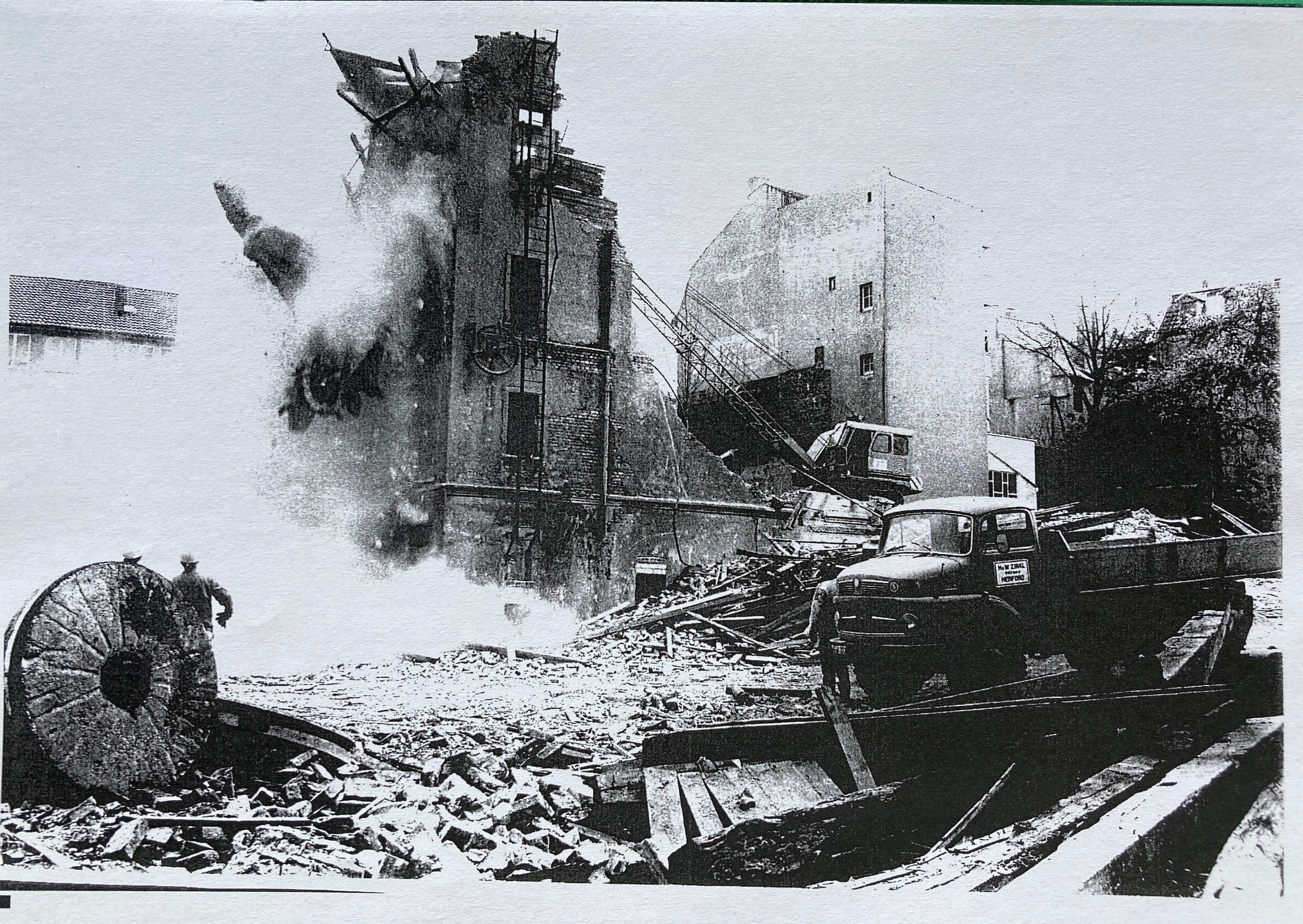 Abbruch der Bexten-Mühle, Herford 1972